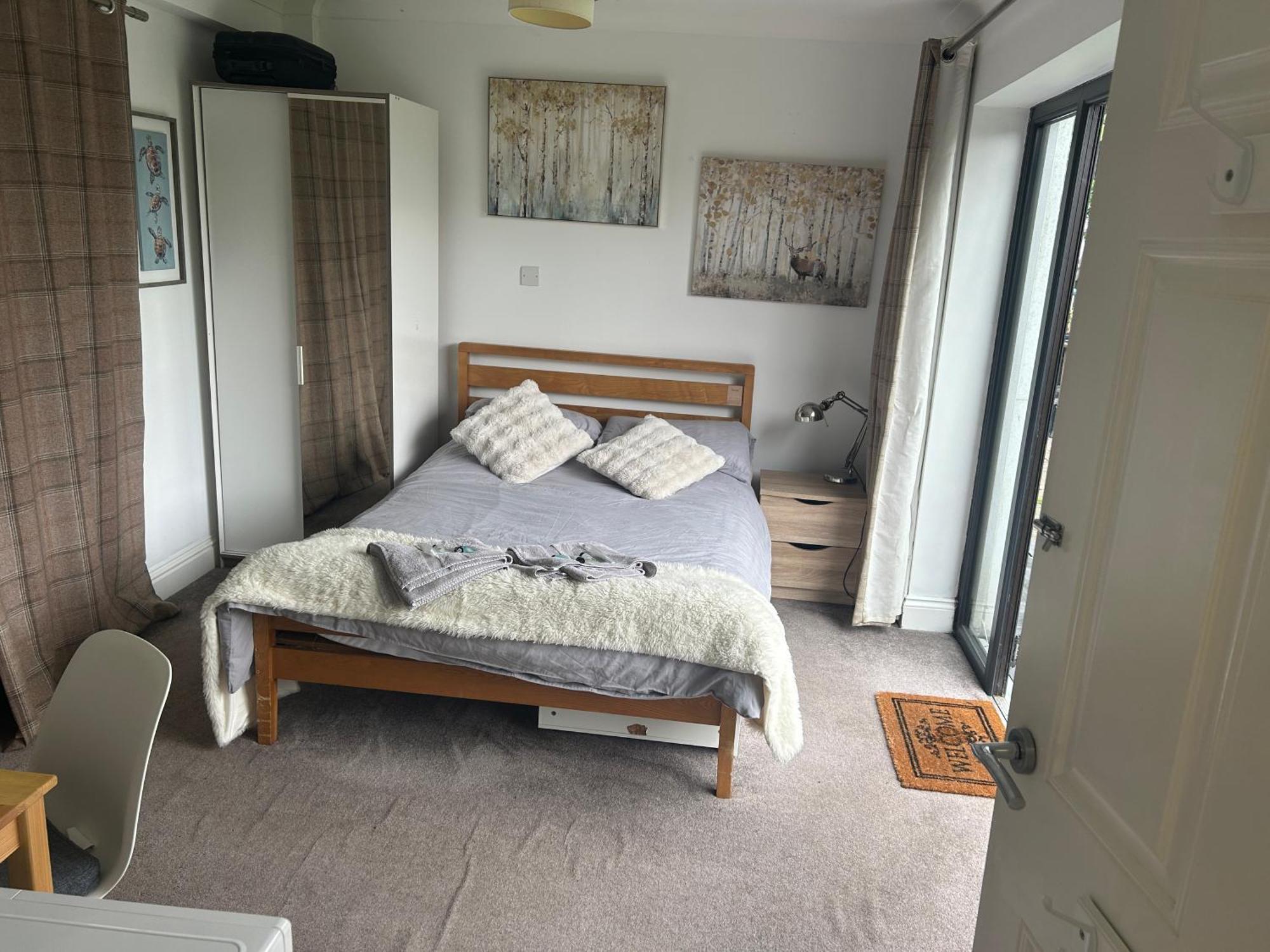 We Have 2 To Offer At Our - There Is A Very Large Downstairs Bedroom With Ensuite Or A Beautiful Bar B Q With 4 Sleeping Platforms With Its Own Separate Toilet And Shower Facility Opposite The - Please Book The You Want *